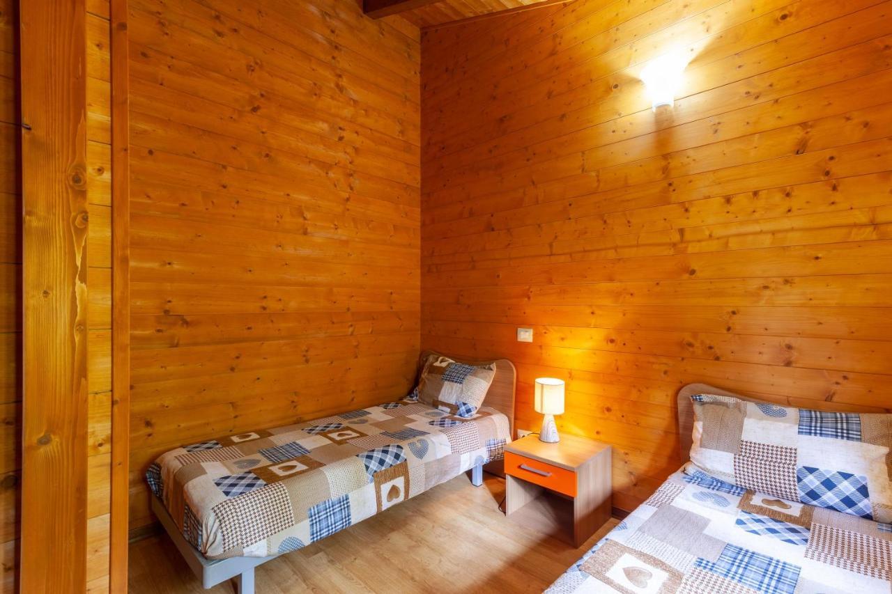 Villaggio Anemone - Chalet Castagno Capanne di Sillano Exterior photo
